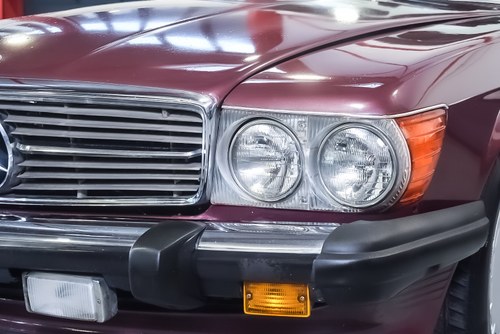 NO RESERVE - 1987 Mercedes-Benz 560SL Convertible (R107) 5.6L V8 LHD In vendita (immagine 68 di 105)