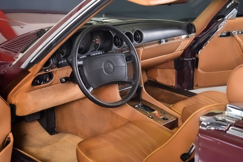 NO RESERVE - 1987 Mercedes-Benz 560SL Convertible (R107) 5.6L V8 LHD In vendita (immagine 40 di 105)