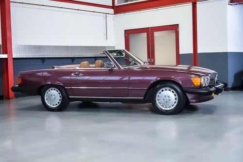 NO RESERVE - 1987 Mercedes-Benz 560SL Convertible (R107) 5.6L V8 LHD In vendita (immagine 11 di 105)