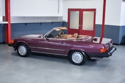NO RESERVE - 1987 Mercedes-Benz 560SL Convertible (R107) 5.6L V8 LHD In vendita (immagine 12 di 105)
