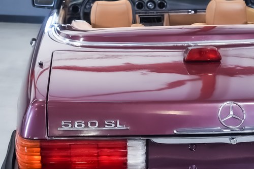 NO RESERVE - 1987 Mercedes-Benz 560SL Convertible (R107) 5.6L V8 LHD In vendita (immagine 55 di 105)