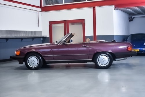 NO RESERVE - 1987 Mercedes-Benz 560SL Convertible (R107) 5.6L V8 LHD In vendita (immagine 22 di 105)