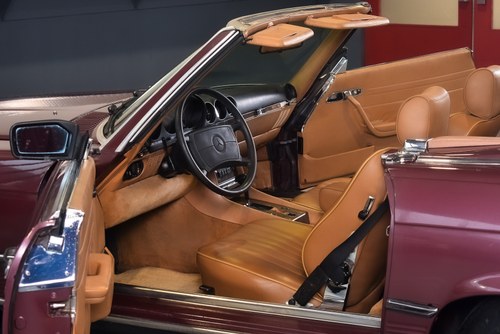 NO RESERVE - 1987 Mercedes-Benz 560SL Convertible (R107) 5.6L V8 LHD In vendita (immagine 36 di 105)