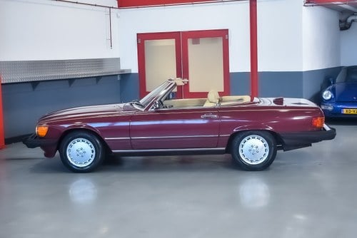NO RESERVE - 1987 Mercedes-Benz 560SL Convertible (R107) 5.6L V8 In vendita (immagine 18 di 124)