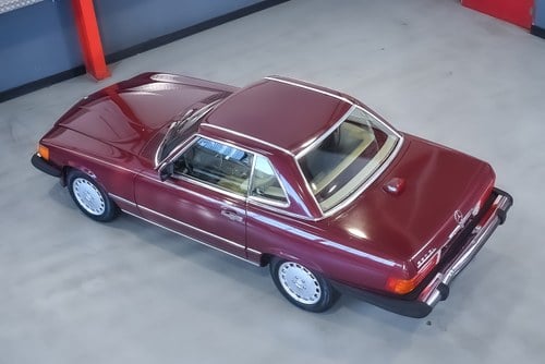 NO RESERVE - 1987 Mercedes-Benz 560SL Convertible (R107) 5.6L V8 In vendita (immagine 33 di 124)