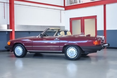 NO RESERVE - 1987 Mercedes-Benz 560SL Convertible (R107) 5.6L V8 In vendita (immagine 17 di 124)