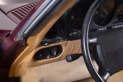 NO RESERVE - 1987 Mercedes-Benz 560SL Convertible (R107) 5.6L V8 In vendita (immagine 52 di 124)