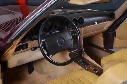 NO RESERVE - 1987 Mercedes-Benz 560SL Convertible (R107) 5.6L V8 In vendita (immagine 48 di 124)