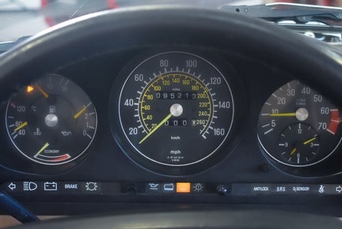 NO RESERVE - 1987 Mercedes-Benz 560SL Convertible (R107) 5.6L V8 In vendita (immagine 53 di 124)