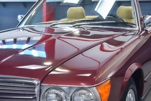 NO RESERVE - 1987 Mercedes-Benz 560SL Convertible (R107) 5.6L V8 In vendita (immagine 83 di 124)