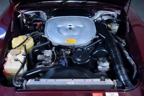 NO RESERVE - 1987 Mercedes-Benz 560SL Convertible (R107) 5.6L V8 In vendita (immagine 95 di 124)