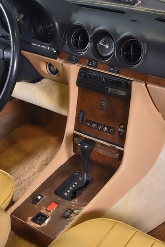 NO RESERVE - 1987 Mercedes-Benz 560SL Convertible (R107) 5.6L V8 In vendita (immagine 61 di 124)