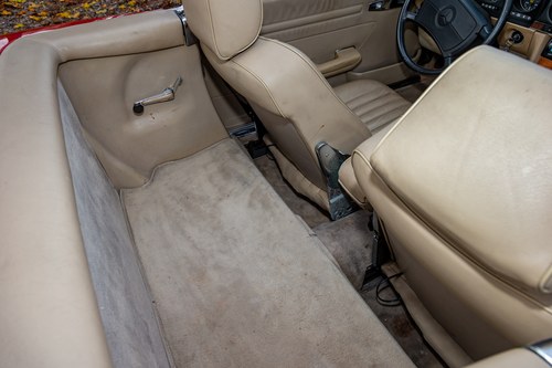 1988 Mercedes-Benz 560SL (R107, LHD) For Sale (picture 45 of 161)