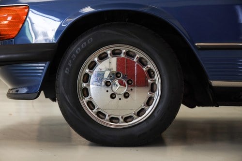 1987 Mercedes-Benz 560SL (R107) For Sale (picture 12 of 101)