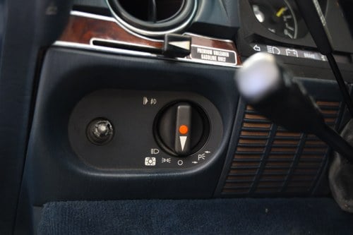 1987 Mercedes-Benz 560SL (R107) For Sale (picture 24 of 101)