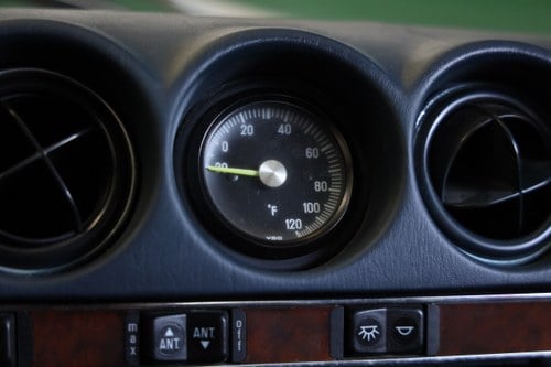 1987 Mercedes-Benz 560SL (R107) For Sale (picture 29 of 101)