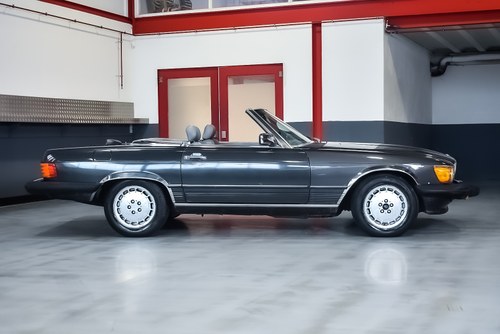 1986 Mercedes-Benz R107 560SL Convertible 5.6L V8 LHD In vendita (immagine 14 di 99)