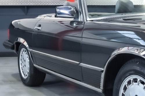 1986 Mercedes-Benz R107 560SL Convertible 5.6L V8 LHD In vendita (immagine 75 di 99)