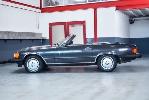 1986 Mercedes-Benz R107 560SL Convertible 5.6L V8 LHD In vendita (immagine 22 di 99)