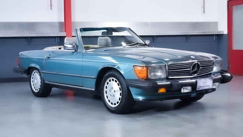 1986 Mercedes-Benz 560SL 5.6-litre V8 (R107) LHD In vendita (immagine 1 di 68)