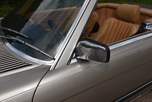 1988 Mercedes-Benz 560SL LHD zum Verkauf (Bild 93 von 128)