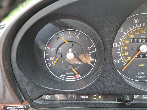 1988 Mercedes-Benz 560SL LHD zum Verkauf (Bild 44 von 128)