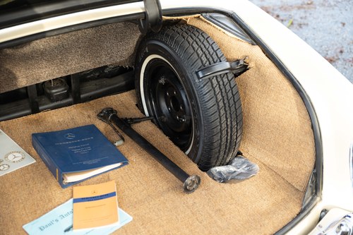 1960 Mercedes-Benz W128 220SE Cabriolet For Sale (picture 18 of 104)