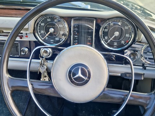 1965 Mercedes-Benz W113 230SL ‘Pagoda’ For Sale (picture 23 of 102)