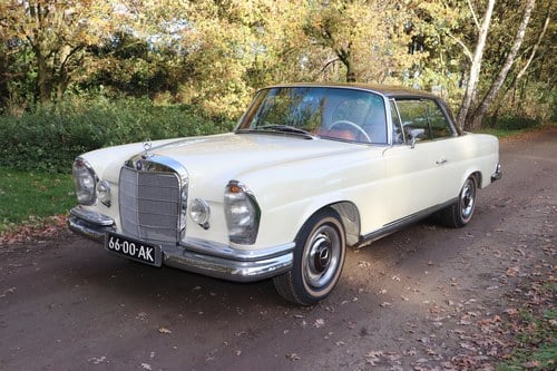 1966 Mercedes-Benz 250 SE Te koop (foto 2 van 80)