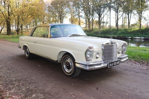 1966 Mercedes-Benz 250 SE Te koop (foto 1 van 80)