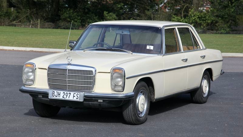 1974 Mercedes-Benz 230-4 (W115) In vendita (immagine 1 di 134)
