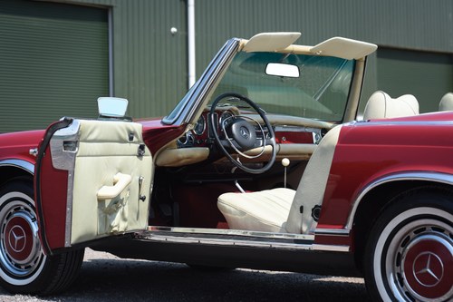 1969 Mercedes-Benz 280SL 4-speed Pagoda LHD In vendita (immagine 45 di 170)