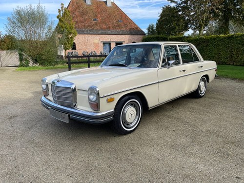 1970 Mercedes-Benz 250 (W114) En venta (imagen 1 de 64)