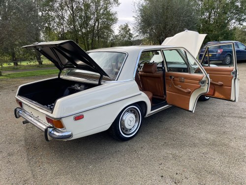 1970 Mercedes-Benz 250 (W114) En venta (imagen 12 de 64)