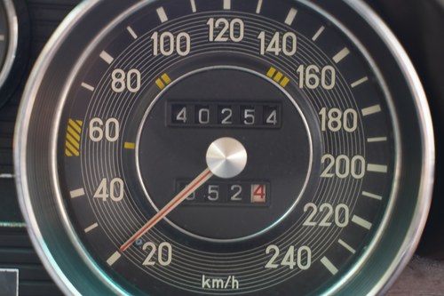 1972 Mercedes-Benz 280S LHD (W108) In vendita (immagine 35 di 140)