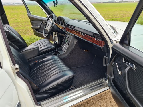 1974 Mercedes-Benz 350 SE (W116) In vendita (immagine 40 di 79)