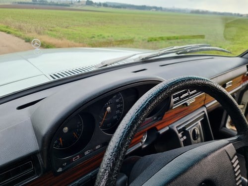 1974 Mercedes-Benz 350 SE (W116) In vendita (immagine 55 di 79)