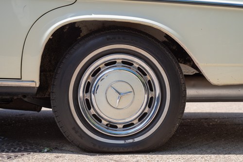 1975 Mercedes Benz 230-4 (W115) In vendita (immagine 14 di 140)