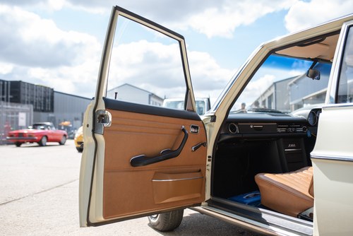 1975 Mercedes Benz 230-4 (W115) In vendita (immagine 35 di 140)