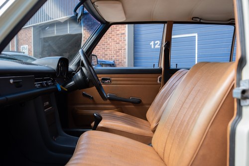 1975 Mercedes Benz 230-4 (W115) In vendita (immagine 58 di 140)