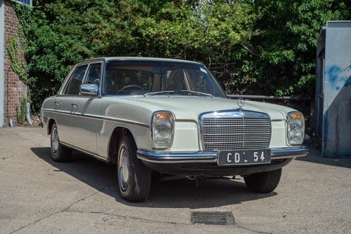 1975 Mercedes Benz 230-4 (W115) In vendita (immagine 4 di 140)