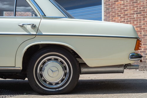 1975 Mercedes Benz 230-4 (W115) In vendita (immagine 13 di 140)