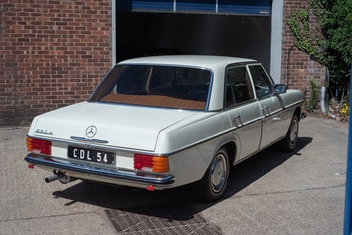 1975 Mercedes Benz 230-4 (W115) In vendita (immagine 9 di 140)