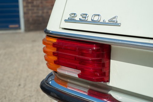 1975 Mercedes Benz 230-4 (W115) In vendita (immagine 105 di 140)