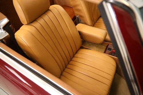 1985 Mercedes-Benz SL 500 (R107) zum Verkauf (Bild 23 von 100)