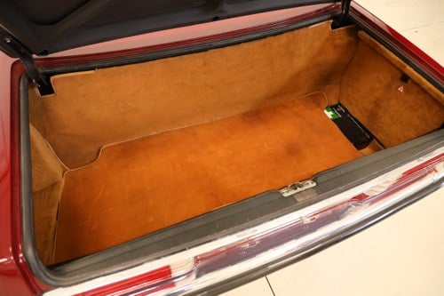 1985 Mercedes-Benz SL 500 (R107) zum Verkauf (Bild 43 von 100)