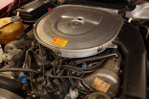 1985 Mercedes-Benz SL 500 (R107) zum Verkauf (Bild 91 von 100)