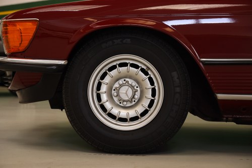 1985 Mercedes-Benz SL 500 (R107) zum Verkauf (Bild 15 von 100)