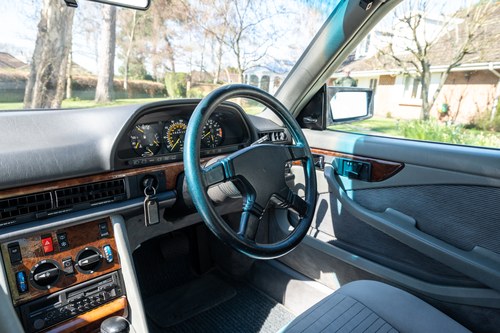 1986 Mercedes-Benz 560 SEC (W126) For Sale (picture 21 of 128)