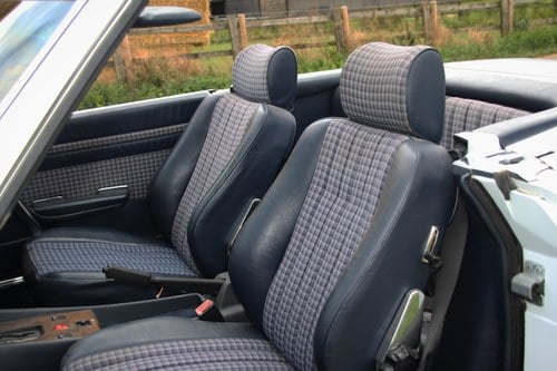 1987 Mercedes Benz 300SL R107 In vendita (immagine 27 di 132)